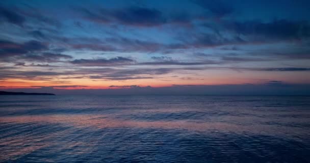 Sahilde Yaz Gündoğumu Deniz Dalgaları Video — Stok video