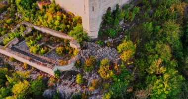 Shumen kalesi, Bulgaristan 'ın eski Şomen kasabasının antik arkeolojik kalesi, turistik İspanya manzarası