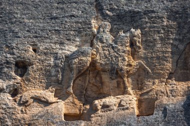 Madara Rider, Bulgaristan 'ın UNESCO Dünya Mirası Bölgesi dağ mağarasının kayalıklarında bulunan erken dönem bir ortaçağ kaya rahatlatıcısı. Madarski konnik