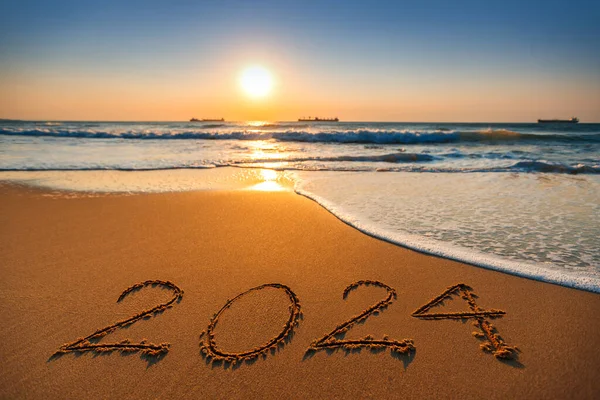Gelukkig Nieuwjaar 2024 Concept Belettering Het Strand Zonsopgang — Stockfoto