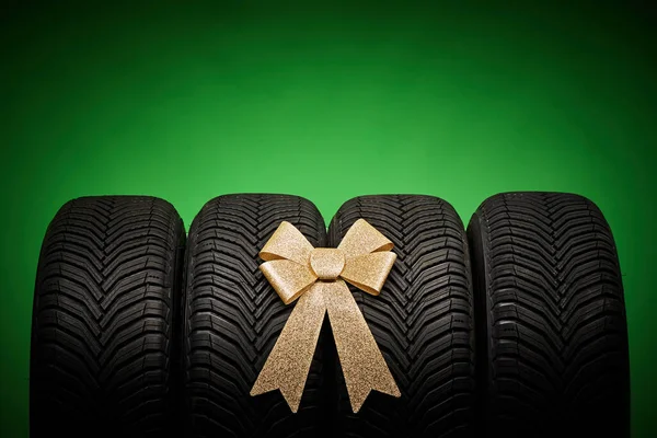 Neumáticos Para Automóviles Neumáticos Nuevos Ruedas Invierno Aisladas Sobre Fondo — Foto de Stock