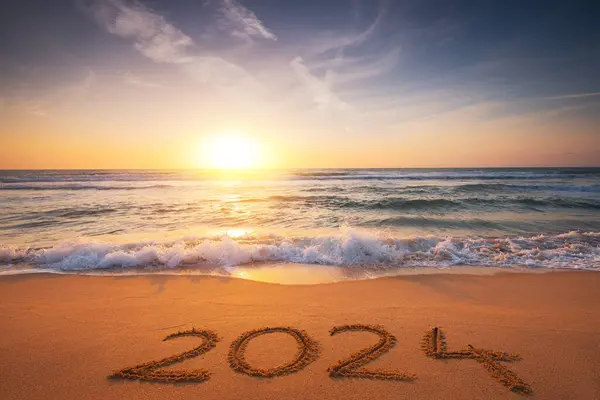 Szczęśliwego Nowego Roku 2024 Koncepcja Litery Plaży Tekst Pisany Plaży Obrazy Stockowe bez tantiem