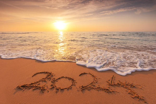 Szczęśliwego Nowego Roku 2024 Koncepcja Litery Plaży Tekst Pisany Plaży Zdjęcia Stockowe bez tantiem