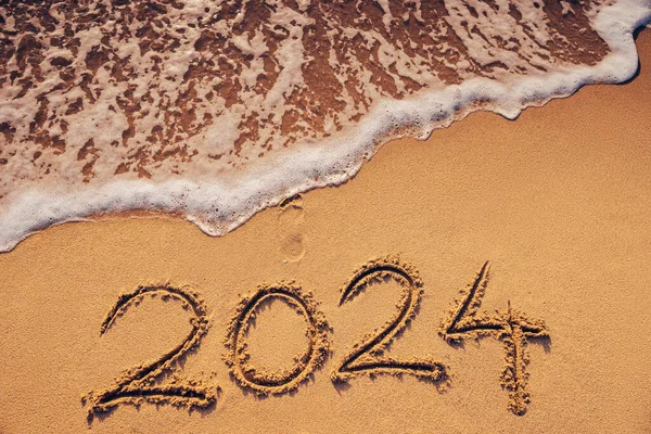Feliz Ano Novo 2024 Lettering Praia Texto Escrito Praia Mar Imagem De Stock