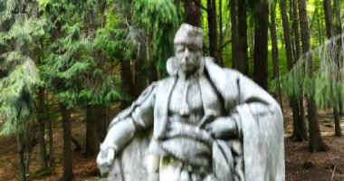 Haci Dimitar, Bulgaristan 'ın Buzludzha zirvesinin altındaki dağ ormanında ulusal devrimci kahraman anıtı