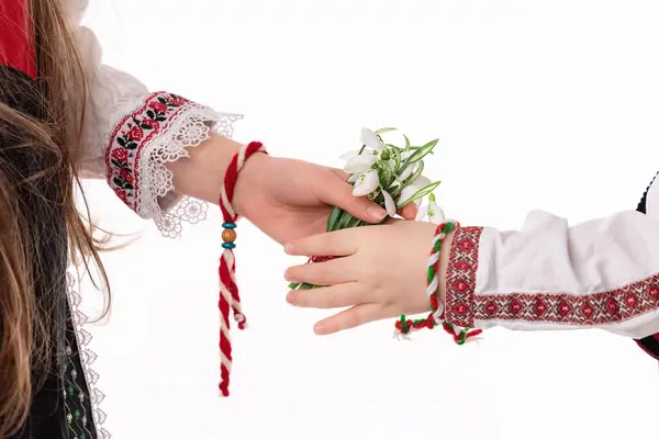 Bulgaarse Kinderen Jongen Meisje Traditionele Etnische Folklore Kostuums Met Handen — Stockfoto