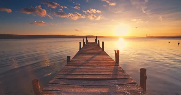 Landschaftlich Reizvoller Sonnenuntergang Über Dem Alten Hölzernen Fischersteg Und Dem — Stockvideo
