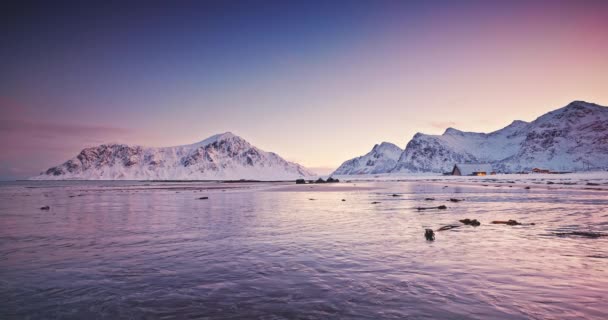 Norveç Teki Lofoten Adaları Nda Karla Kaplı Dağlarla Kaplı Donmuş — Stok video