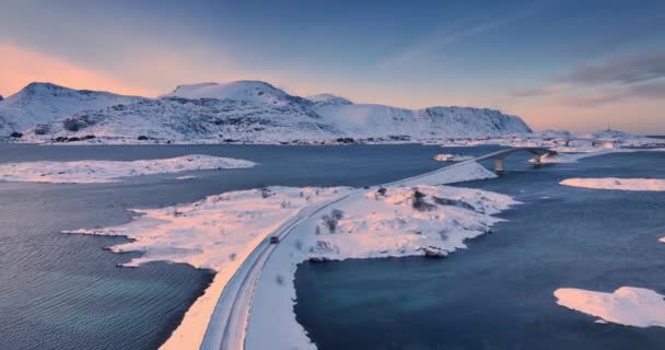 Zimní Letecké Panorama Nad Norským Mořským Pobřežím Mostem Fredvang Reine — Stock video