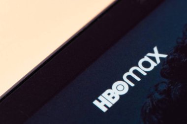 New York, ABD - 2 Ağustos 2022: Laptop ekranındaki HBO Max video yayın servisi