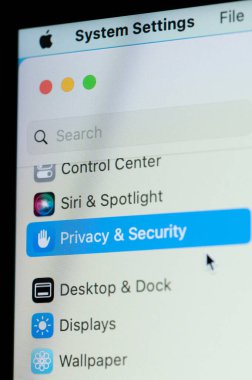 New York, ABD - 20 Nisan 2023: MacO 'larda gizlilik ve güvenlik ayarlarının değiştirilmesi