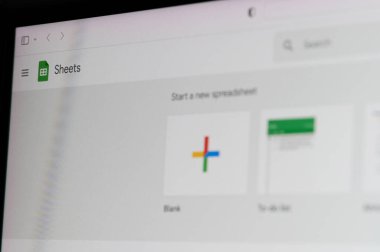 New York, ABD - 27 Nisan 2023: Bilgisayar ekranındaki Google sayfaları menü servisi 