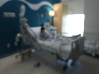 Hastane yatak odasındaki çocuk geçmişi bulanıklaştırmış.