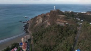 San Juan Del Sur 'daki İsa heykeli insansız hava aracı görüntüsü hiper hız 