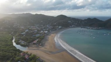 Sabah vakti Nikaragua 'daki tatil köyü panoraması