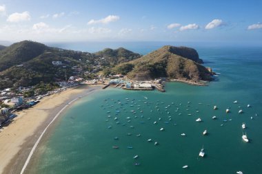 Güneşli bir sabahta San Juan Del Sur Körfezi Panoraması