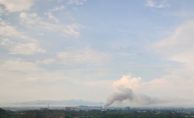 Nikaragua hava manzaralı Managua şehrinde duman.