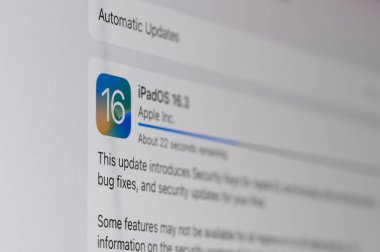 New York, ABD - 23 Ocak 2022: iPadO 'ların otomatik güncellemeleri yakın görünüm arkaplanı