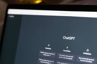 New York, ABD - 7 Nisan 2023: AI ChatGPT resmi güvercin bilgisayar görüntüsü