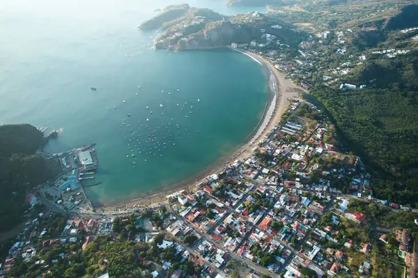 San Juan Del Sur 'da sakin bir okyanus körfezi.