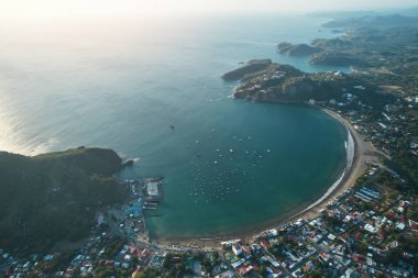 Orta Amerika 'da tropikal sahil insansız hava aracı gezisi
