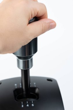 El yapımı metal teçhizat makro yakın çekim görüntüsü beyaz stüdyo arka planında izole