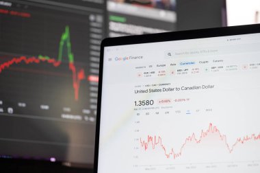 New York, ABD - 27 Mart 2024: USD 'den CAD' a Google finansı üzerinden çevrimiçi dizüstü bilgisayar hizmeti
