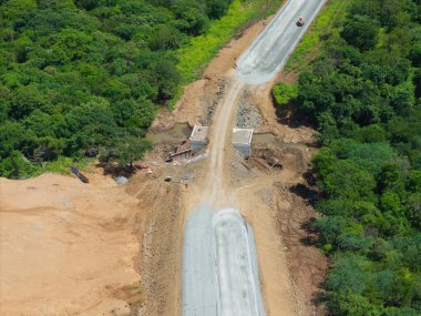 Yol hava aracı görünümlü yeni köprü inşa ediliyor