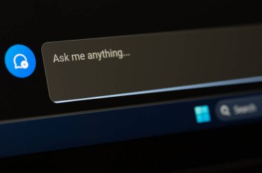 New York, ABD - 19 Temmuz 2024: Microsoft yardımcı pilotu AI uygulaması ile resmi web sitesi kapatma ekranı görüntüsü