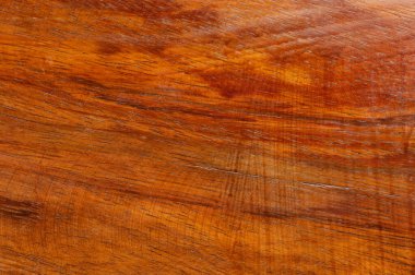 Kırık çizgileri olan kahverengi ahşap doku makro yakın görünüm