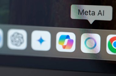 New York, ABD - 17 Ekim 2024: Laptop ekranında Meta AI hizmetini aç