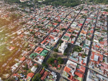 Diriamba, Nikaragua - 27 Temmuz 2024: Diriamba kasabası Nikaragua 'daki sokaklar insansız hava aracı görüntüsü