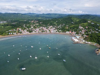 San Juan Del Sur limanı hava aracı manzaralı.