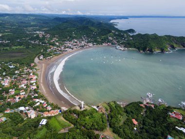 San Juan Del Sur hava aracı manzaralı yeşil dağ manzarası