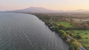 Mombacho yanardağ doğal peyzaj yan havadan drone manzaralı
