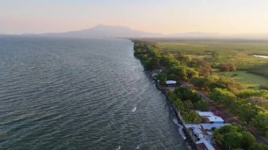 Mombacho volkanik hava aracı manzaralı Nikaragua üzerinde gün batımı