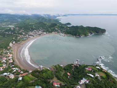 Nikaragua 'daki Pasifik Okyanusu kıyısı San Juan Del Sur kasabasının insansız hava aracı görüntüsü