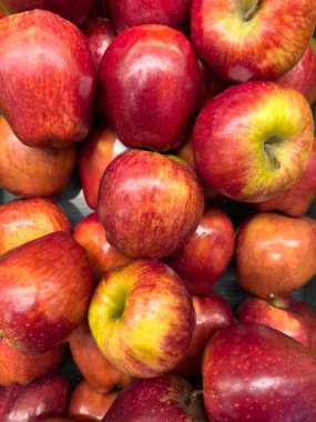 Kırmızı elma yığını soyut arkaplan yakın görünüm