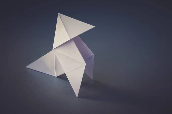 Bílý Papír Slepice Origami Izolované Prázdném Šedém Pozadí Cocotte Papier — Stock fotografie