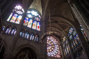 Saint-Denis Bazilikası. İç mekan, Paris, Fransa