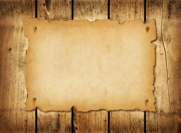 古老的中世纪纸页 木板背景上的水平羊皮纸卷轴 — 图库照片