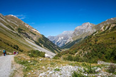 Pralognan la Vanoise 'deki dağ manzarası. Fransız Alpleri