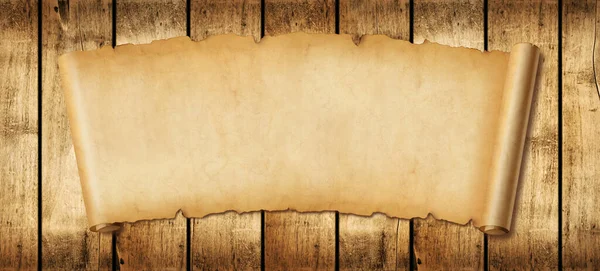 Vecchio Striscione Orizzontale Carta Pergamena Scorrere Uno Sfondo Bordo Legno — Foto Stock