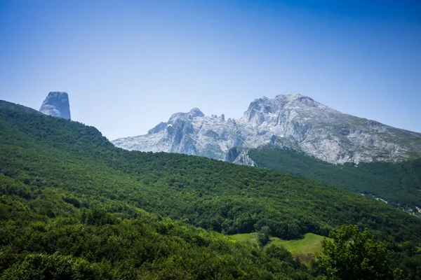 Paisagem Montanhosa Torno Aldeia Bulnes Picos Europa Astúrias Espanha — Fotografia de Stock