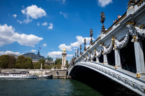Мост Александра Iii Париж Франция Голубой Фон Неба — стоковое фото