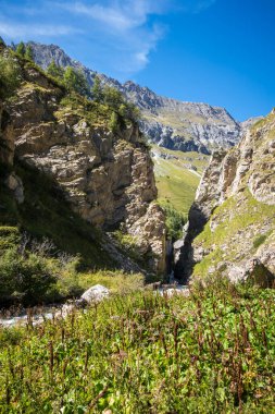 Vanoise 'deki Dağ Nehri Ulusal Park Alp Vadisi, Savoie, Fransız Alpleri