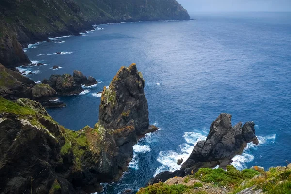 ケープ オルテガルの崖と大西洋の海の景色 ガリシア スペイン — ストック写真