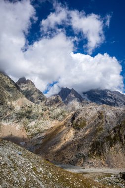 Pralognan la Vanoise 'deki Alp buzulları ve dağlar. Fransız Alpleri