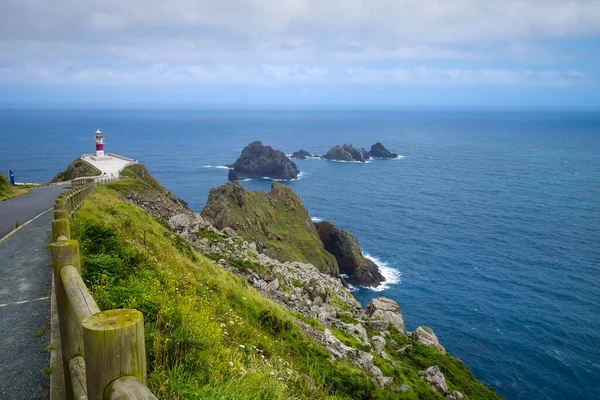 Deniz Feneri Manzarası Cape Ortegal Uçurumları Atlantik Okyanusu Galiçya Spanya — Stok fotoğraf