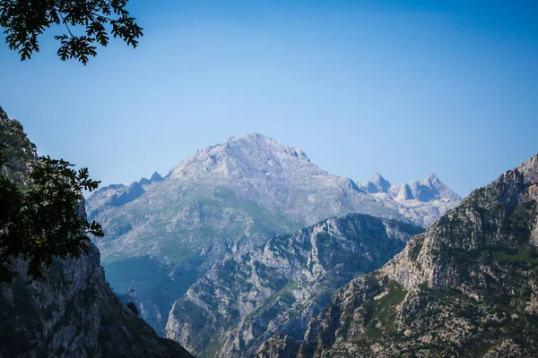 Ορεινό Τοπίο Γύρω Από Χωριό Bulnes Στο Picos Europa Asturias — Φωτογραφία Αρχείου